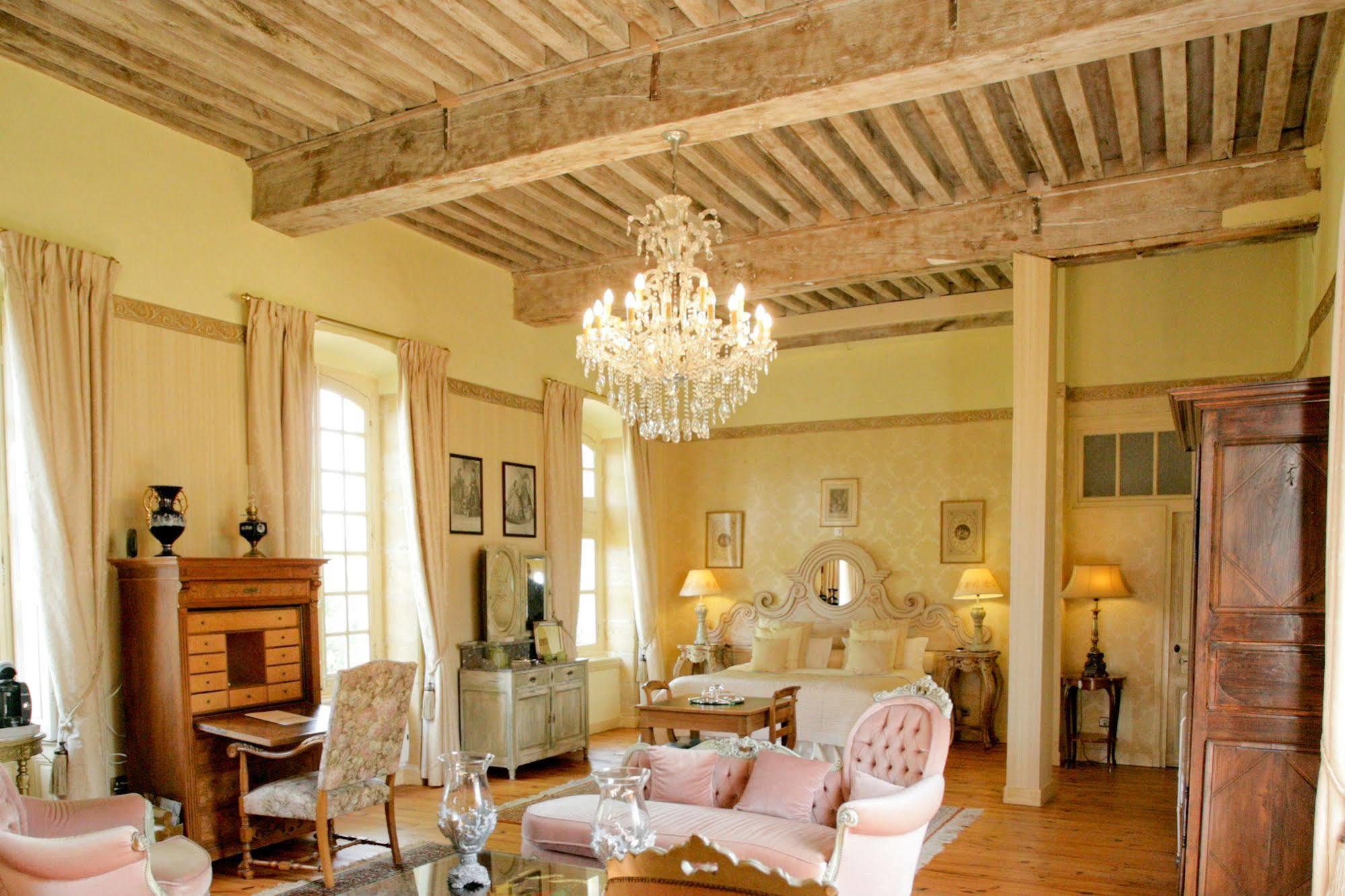 Chateau D'Origny, Chambres D'Hotes Et Restaurant Gastronomique Ouches Exterior photo